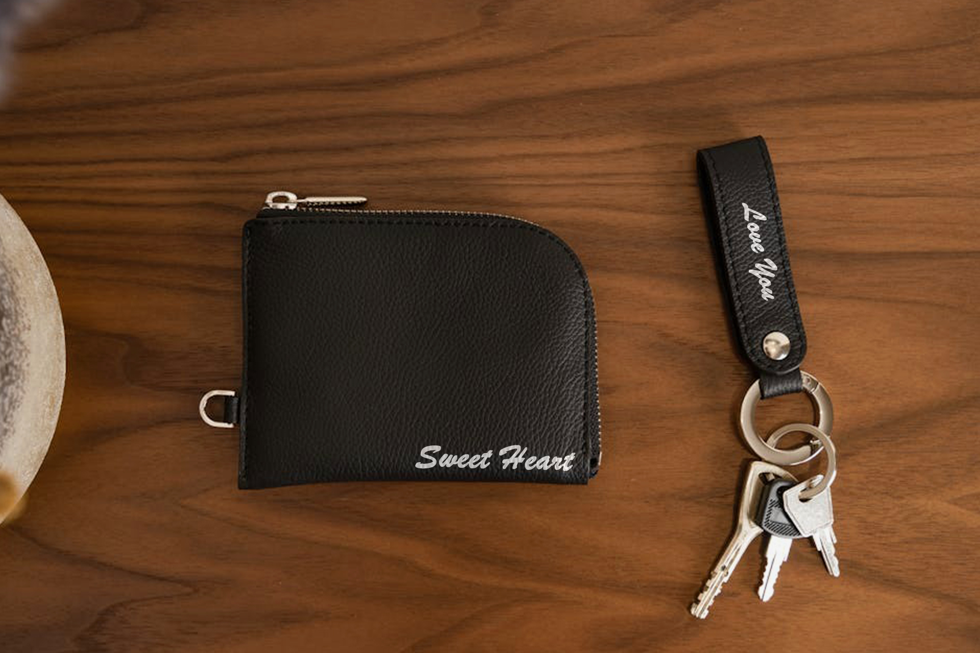 Buy Customized Wallets and KeyChains