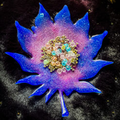 Resin Leaf Trinket