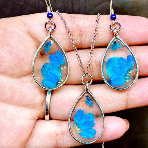Resin Pendant & Earrings