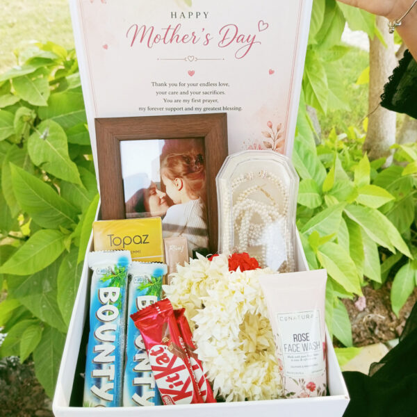Pyaari Ammi Jaan Gift Box