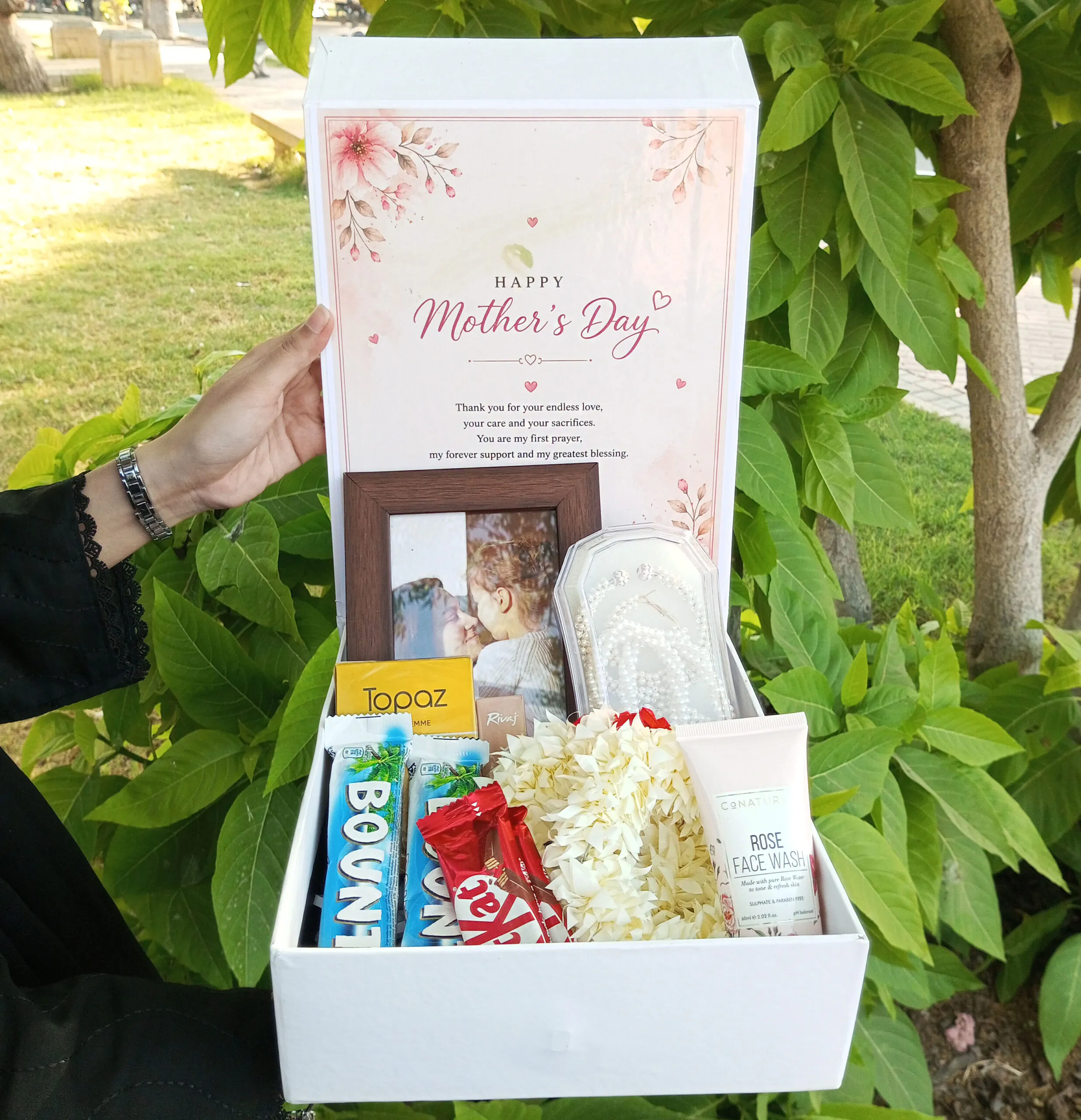 Gift box for Mom